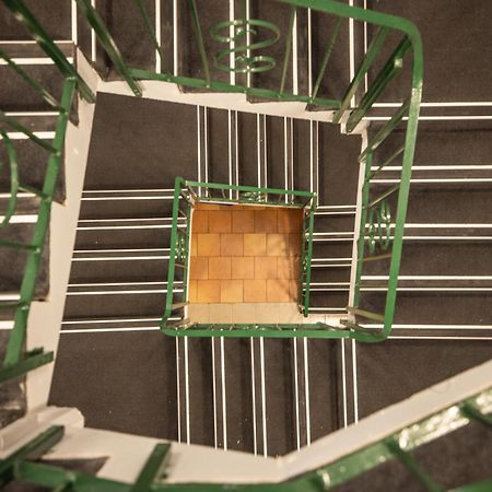ニュータウン バジェット ホテル シドニー エクステリア 写真