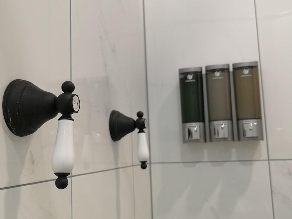 ニュータウン バジェット ホテル シドニー エクステリア 写真